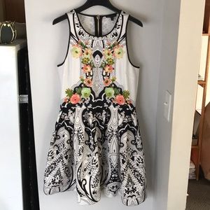Juicy Couture Size 10 Women’s printed dress